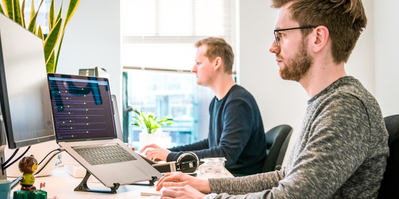 Build vs. Buy: desenvolver internamente ou comprar pronto?